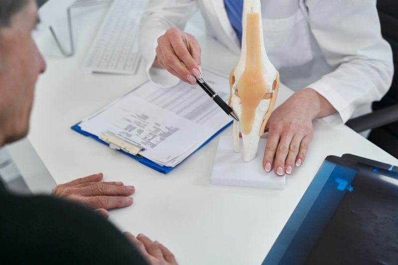ساییدگی زانو چیست؟ علائم، علل و روش‌های درمان